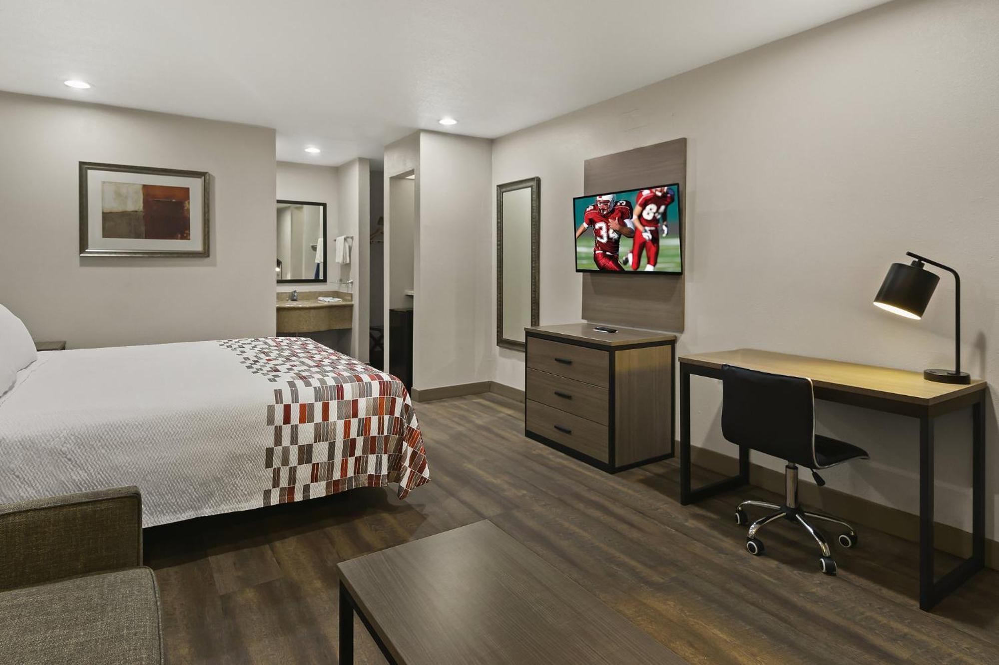 Red Roof Inn & Suites Irving - Dfw Airport South Buitenkant foto