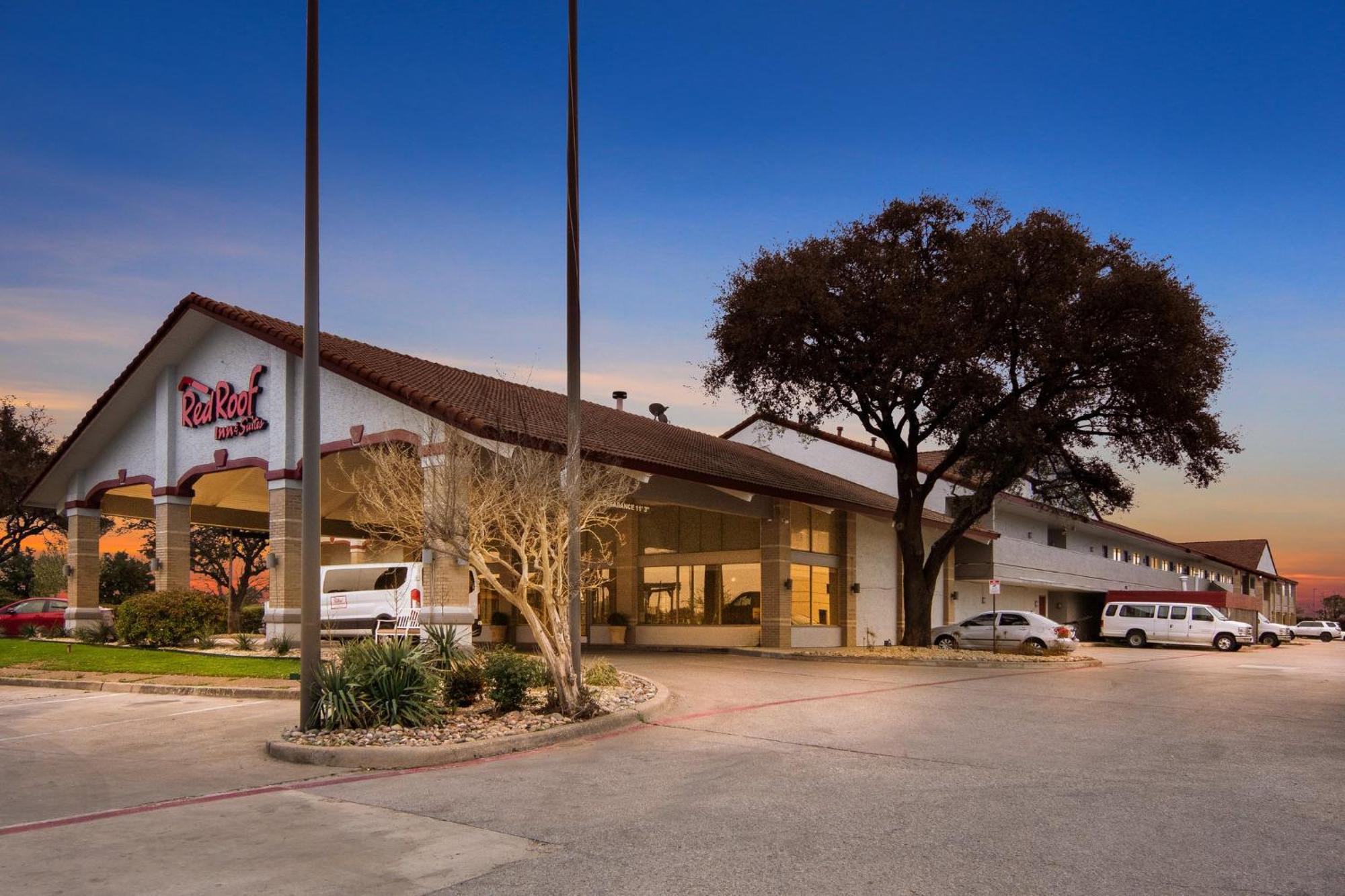 Red Roof Inn & Suites Irving - Dfw Airport South Buitenkant foto