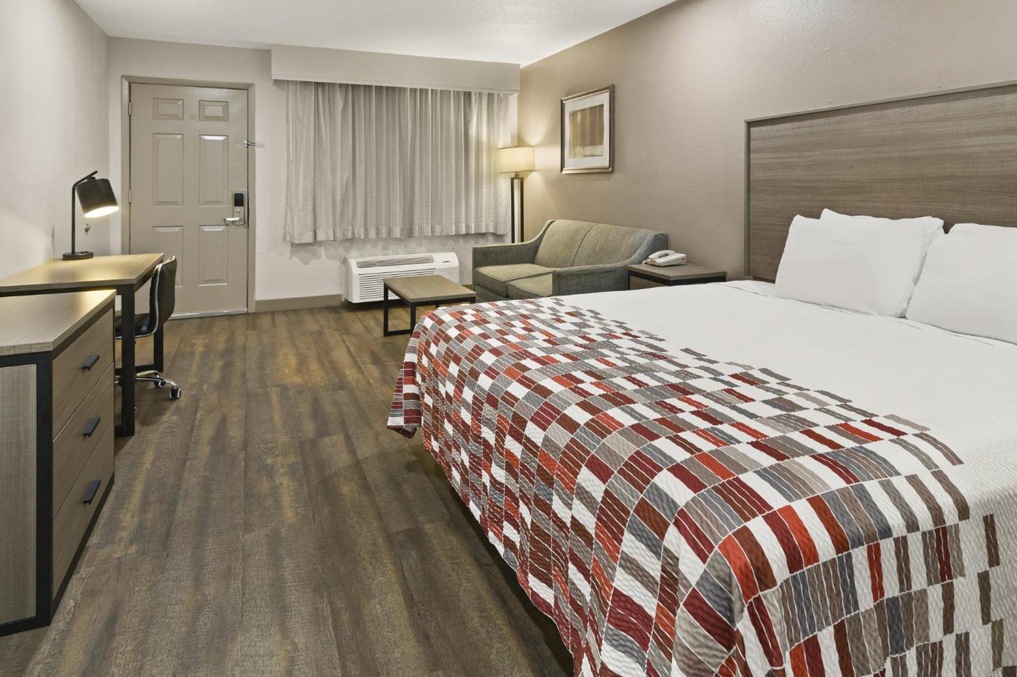 Red Roof Inn & Suites Irving - Dfw Airport South Buitenkant foto