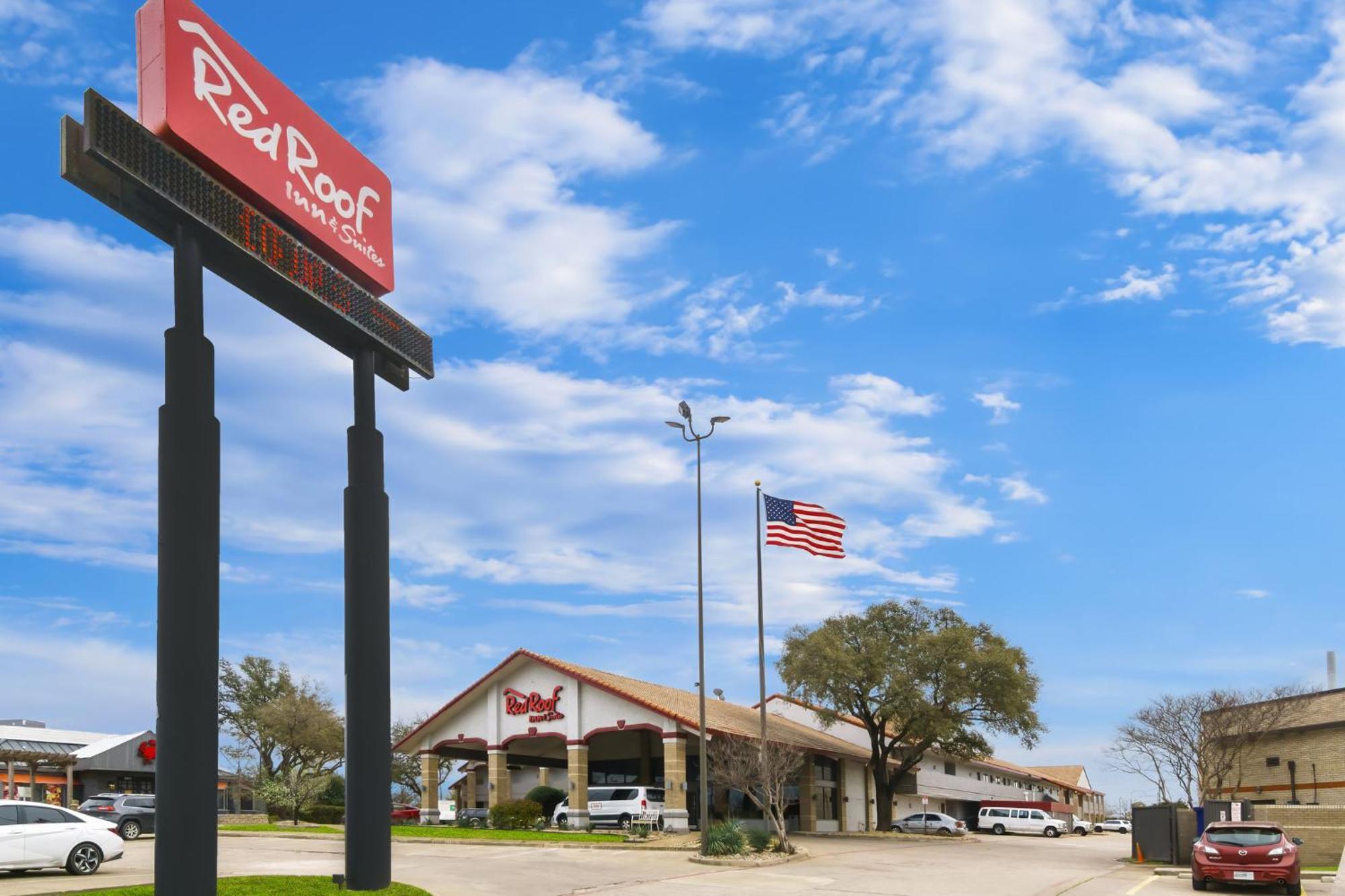 Red Roof Inn & Suites Irving - Dfw Airport South Buitenkant foto