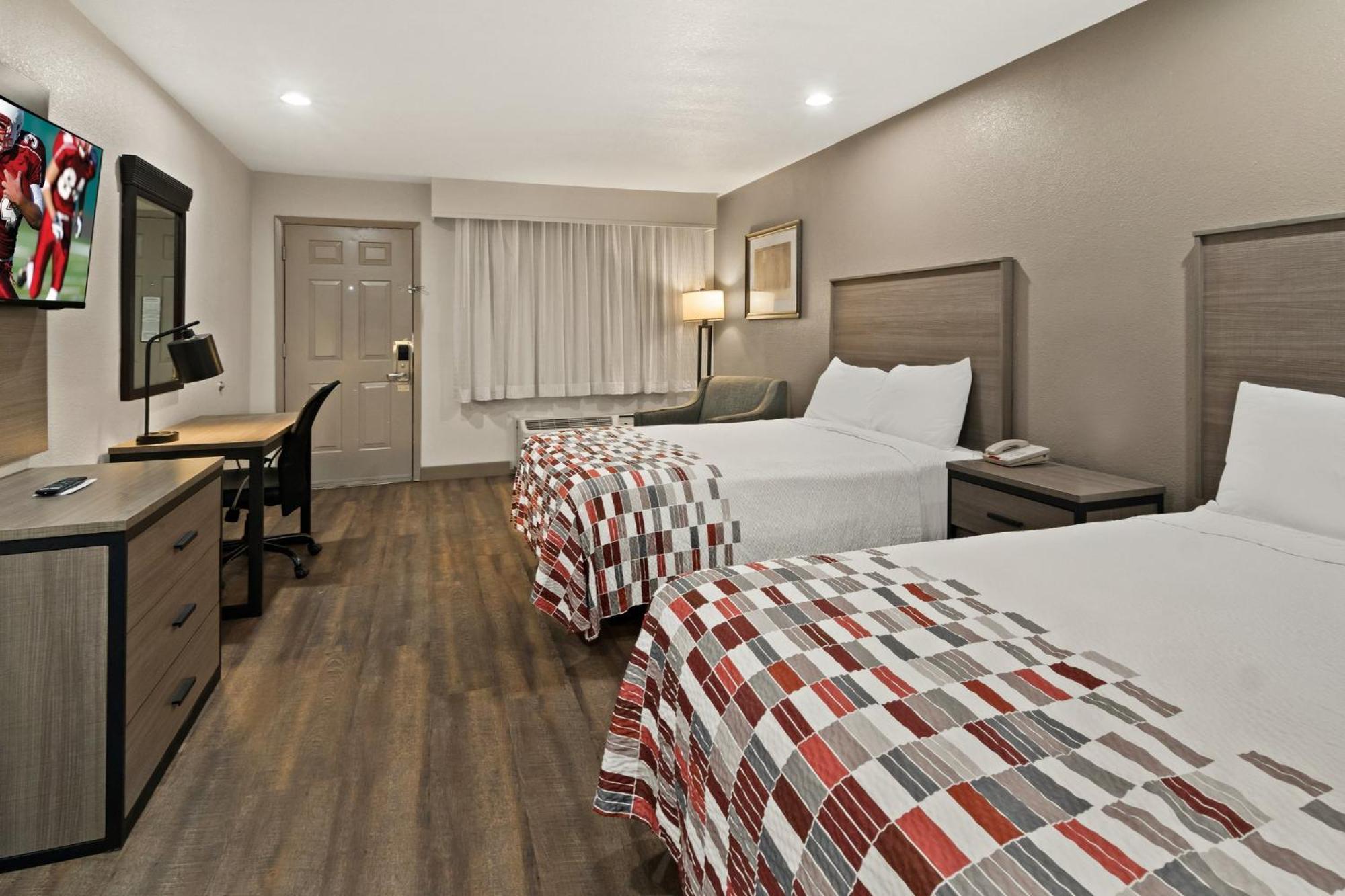 Red Roof Inn & Suites Irving - Dfw Airport South Buitenkant foto