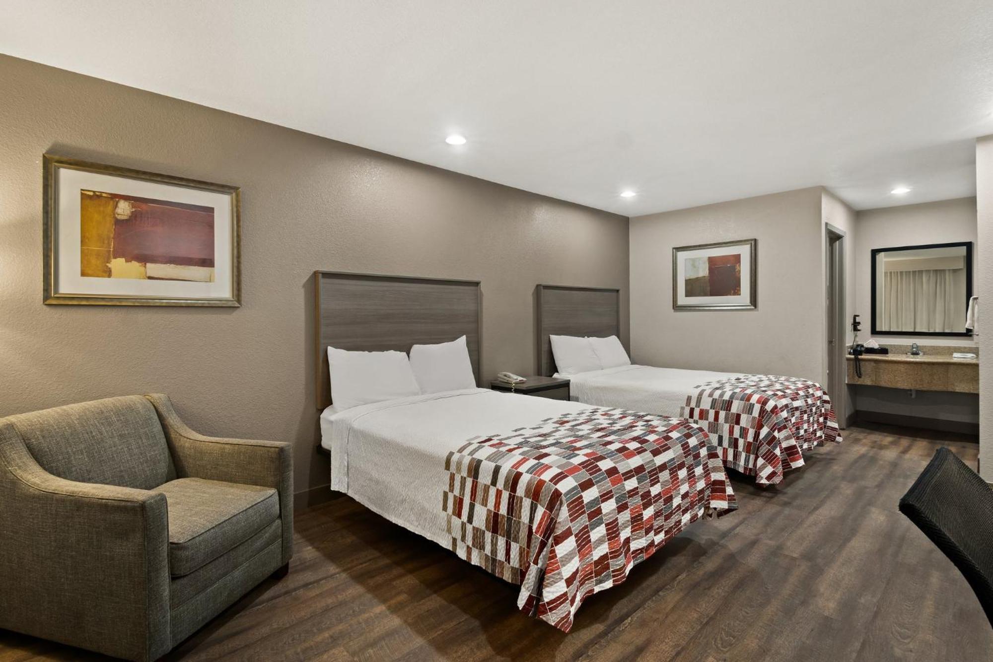 Red Roof Inn & Suites Irving - Dfw Airport South Buitenkant foto