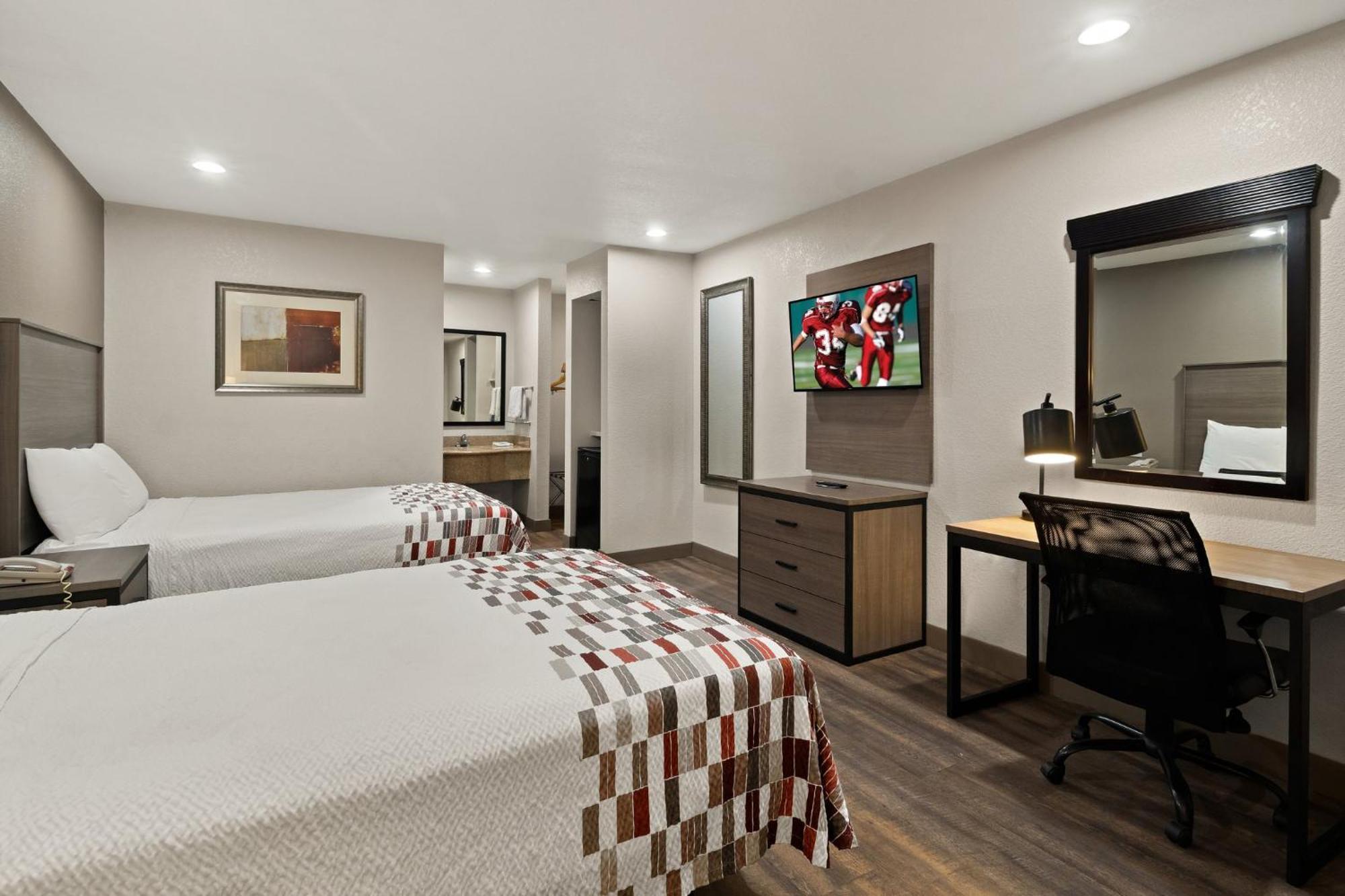 Red Roof Inn & Suites Irving - Dfw Airport South Buitenkant foto