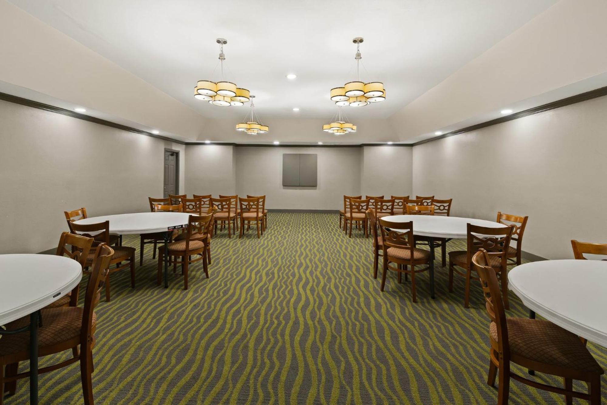 Red Roof Inn & Suites Irving - Dfw Airport South Buitenkant foto